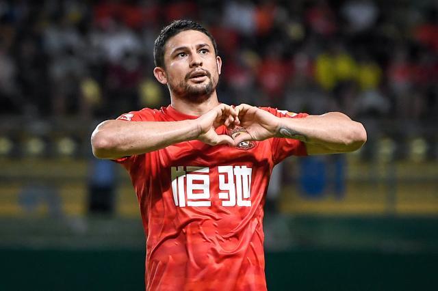 欧冠直播-艾克森三轮比赛独造5球 球迷惊呼：梦回8年前？